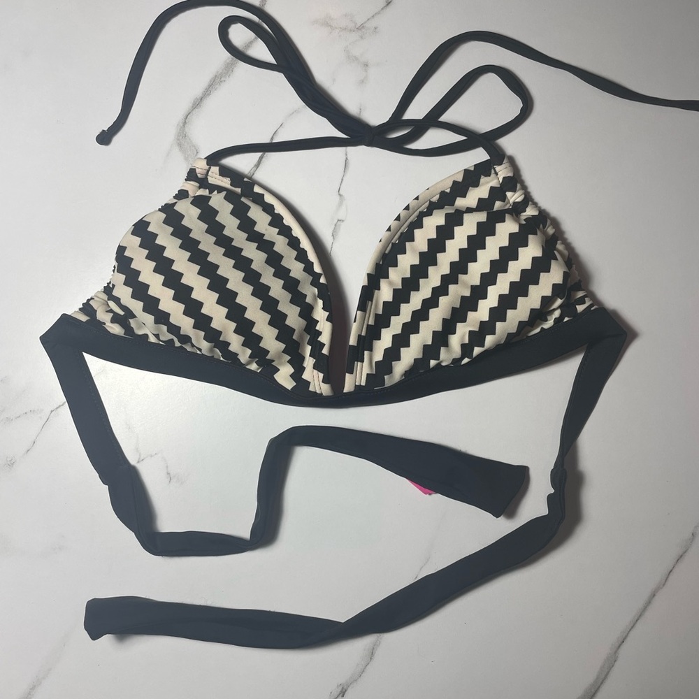 VOLCOM Black & White Zigzag Bikini Top